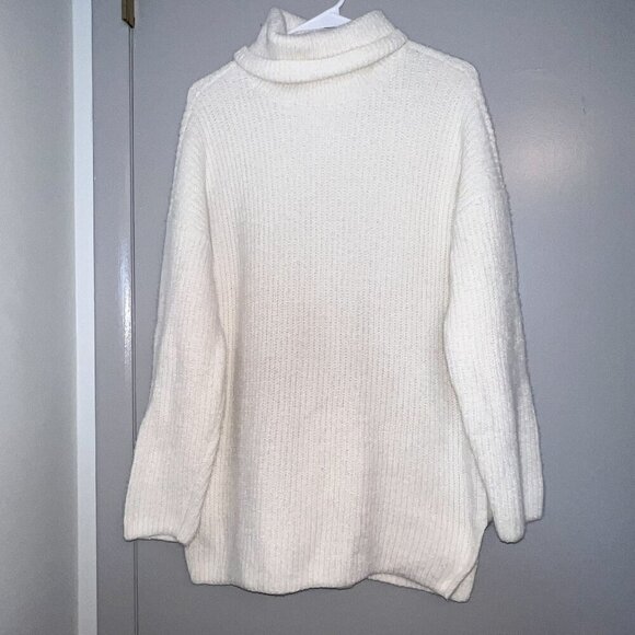 Abercrombie & Fitch Women's Turtle Neck Oversized Sweater White Size M - Picture 1 of 4